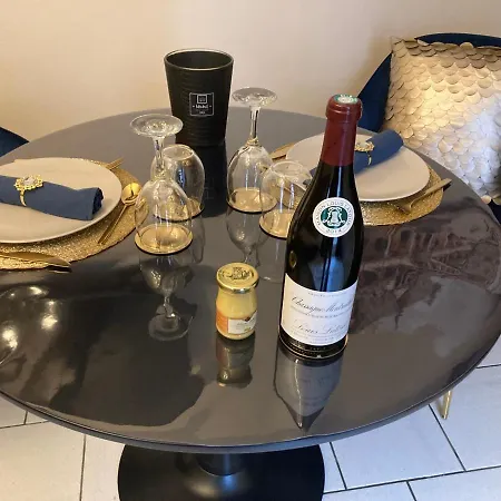 Apartment Le Joli Nid Beaunois, Plein Centre Parking *