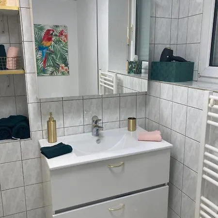 Le Joli Nid Beaunois, Plein Centre Parking Beaune (Cote d'Or)