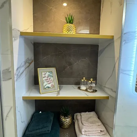 Le Joli Nid Beaunois, Plein Centre Parking Apartment *